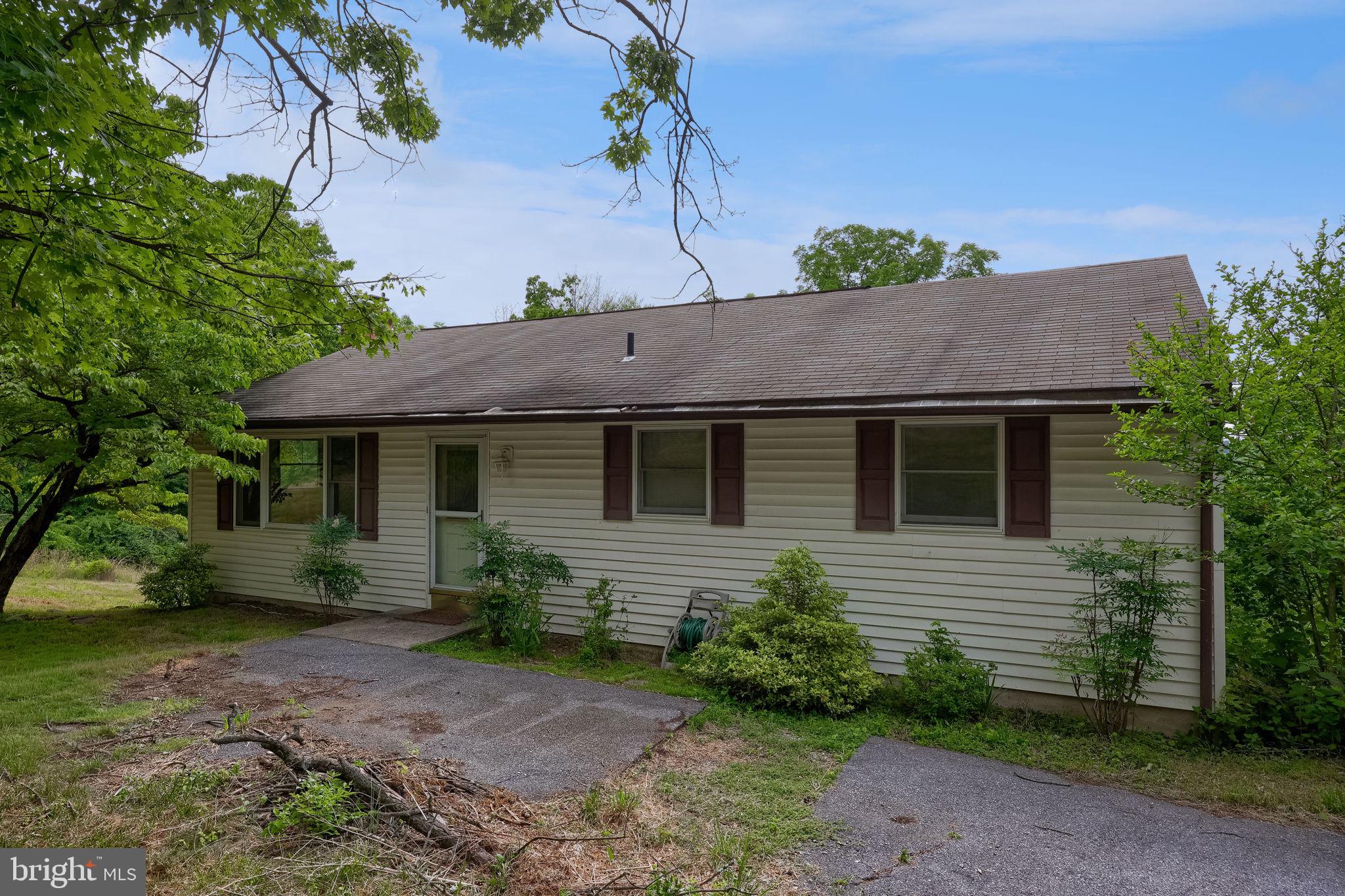 49 Preston Road Reading, PA 19608 - Photo 10 of 42 Welcome home!