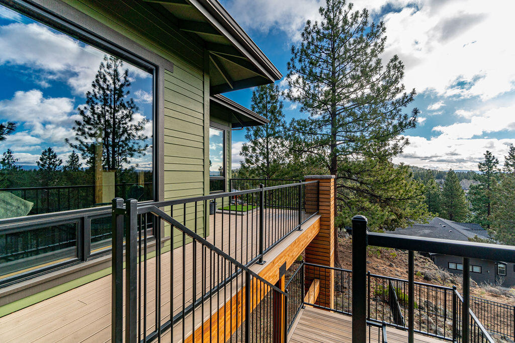 3337 Northwest Shevlin Ridge Bend, OR 97703 - Photo 34 of 40 RileyVisuals-5