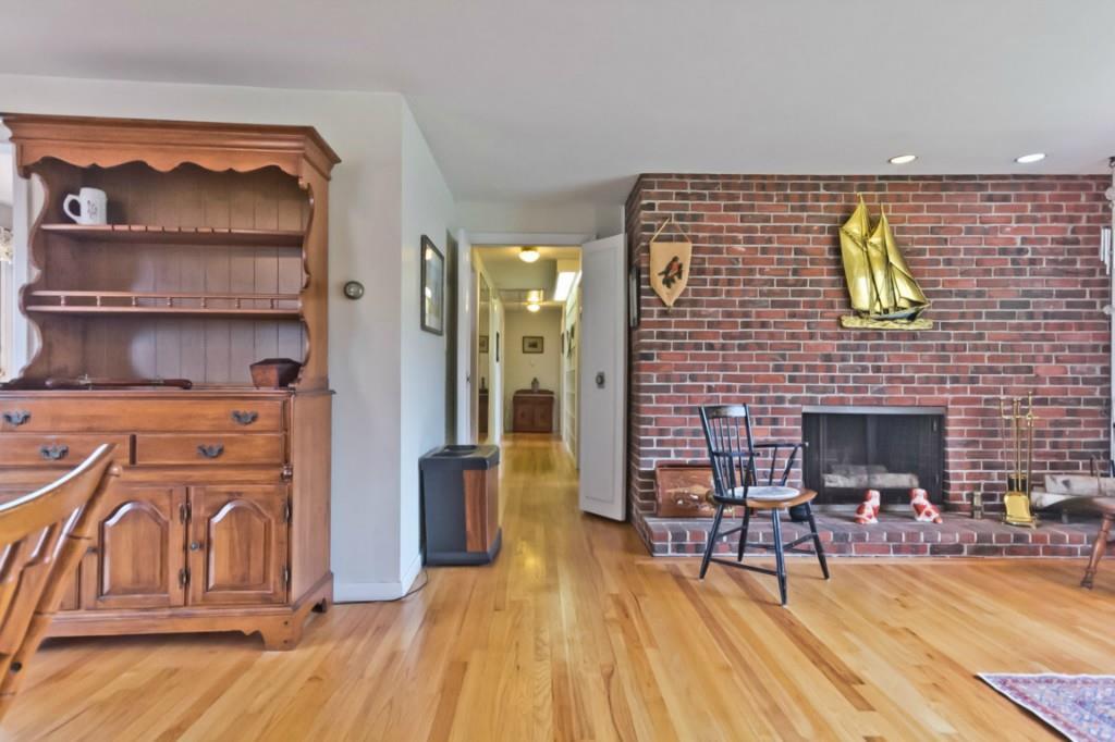 2 Highview Road Cape Elizabeth, ME 04107 - Photo 13 of 29 Living Room