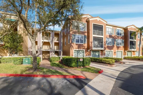 $385,000 | 11750 St Andrews Place, Unit 203, Wellington, FL 33414