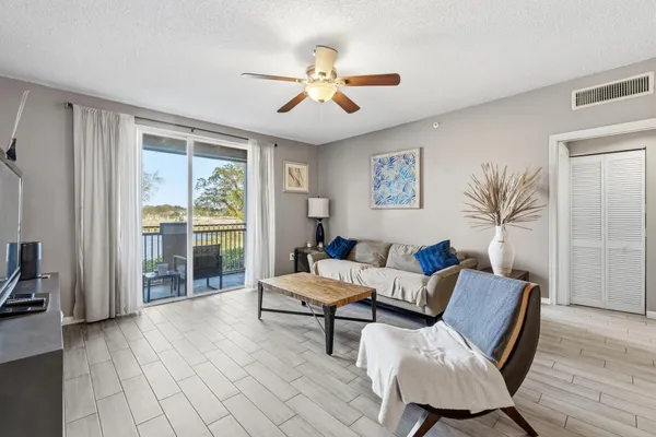 $385,000 | 11750 St Andrews Place, Unit 203, Wellington, FL 33414