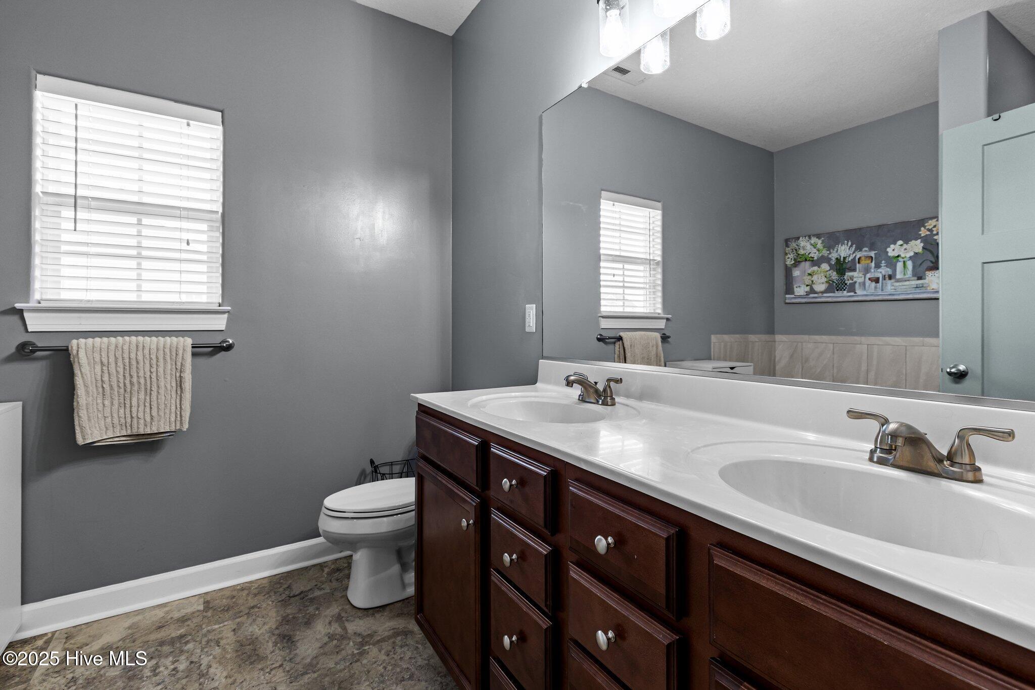 119 Elrod Road Moyock, NC 27958 - Photo 15 of 27 Double Sinks