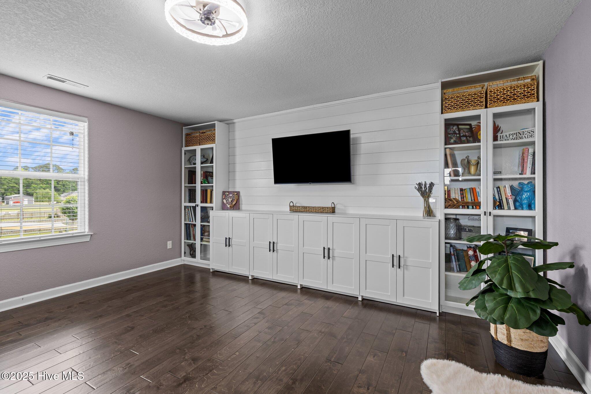 119 Elrod Road Moyock, NC 27958 - Photo 21 of 27 Built Ins