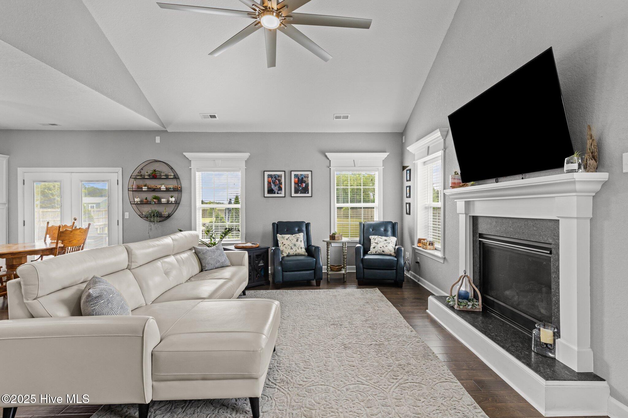 119 Elrod Road Moyock, NC 27958 - Photo 8 of 27 Living Room