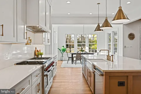 $3,299,000 | 352 Ayr Hill Avenue Northeast, Vienna, VA 22180