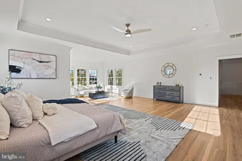 $3,299,000 | 352 Ayr Hill Avenue Northeast, Vienna, VA 22180