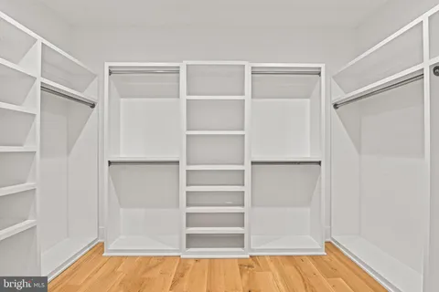 $3,299,000 | 352 Ayr Hill Avenue Northeast, Vienna, VA 22180