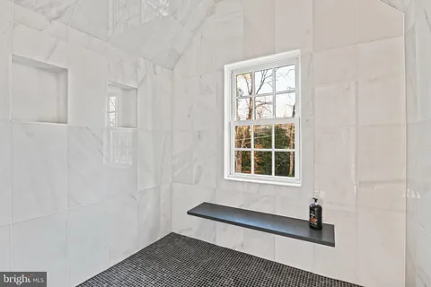 $3,299,000 | 352 Ayr Hill Avenue Northeast, Vienna, VA 22180