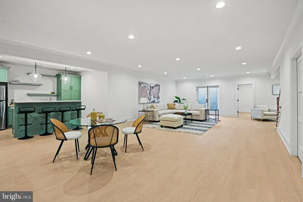 $3,299,000 | 352 Ayr Hill Avenue Northeast, Vienna, VA 22180