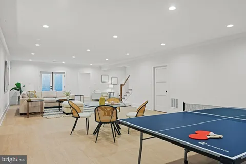 $3,299,000 | 352 Ayr Hill Avenue Northeast, Vienna, VA 22180