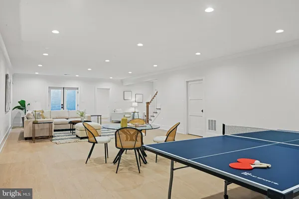 $3,299,000 | 352 Ayr Hill Avenue Northeast, Vienna, VA 22180