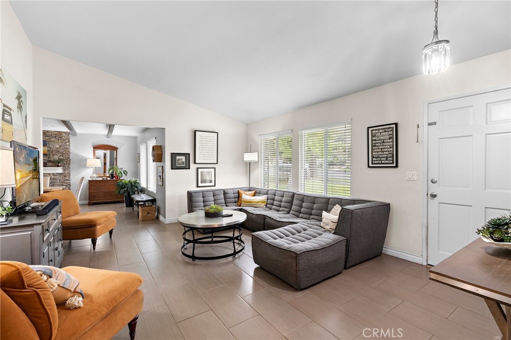 4574 Mission Inn Avenue Riverside, CA 92501 - Photo 10 of 39