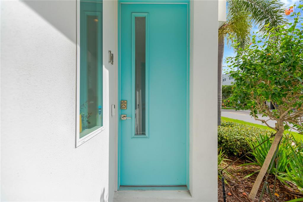 3100 West Paul Avenue, Unit 14 Tampa, FL 33611 - Photo 3 of 36 a view of balcony