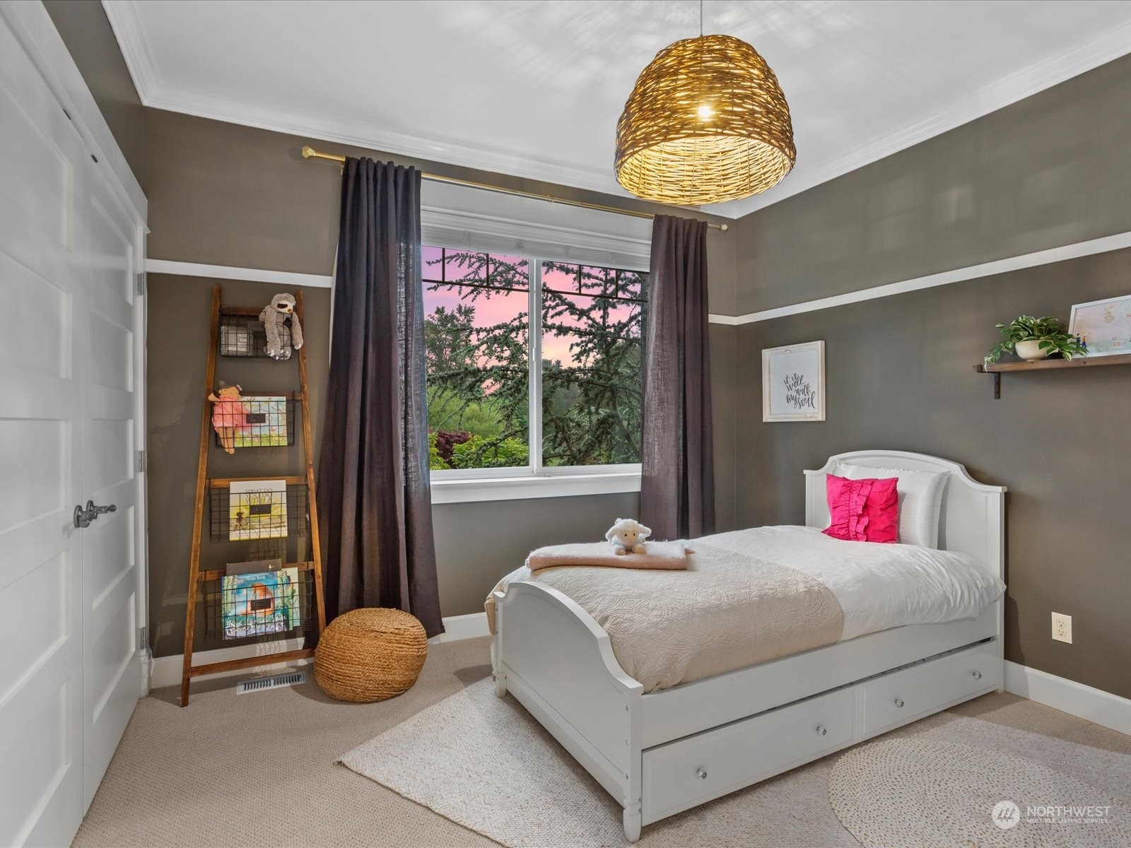 816 13th Street Snohomish, WA 98290 - Photo 26 of 34 a bedroom with a bed and a window