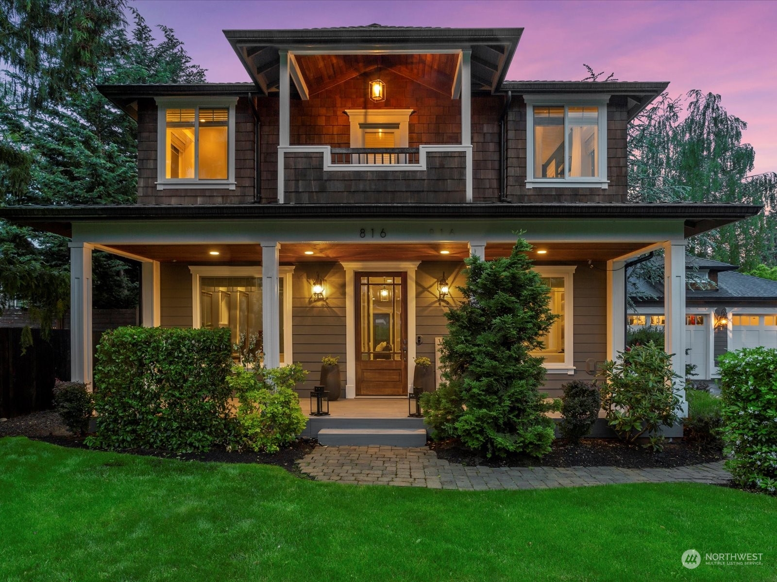 816 13th Street Snohomish, WA 98290 - Photo 4 of 34 a front view of house and yard with green space