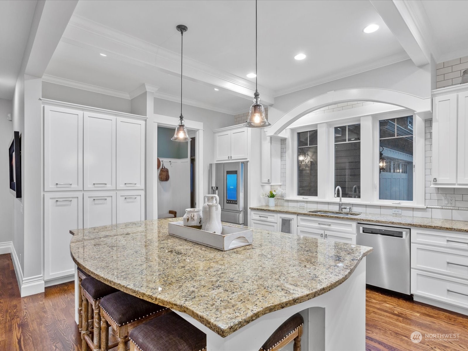 816 13th Street Snohomish, WA 98290 - Photo 7 of 34 a kitchen with center island table and chairs