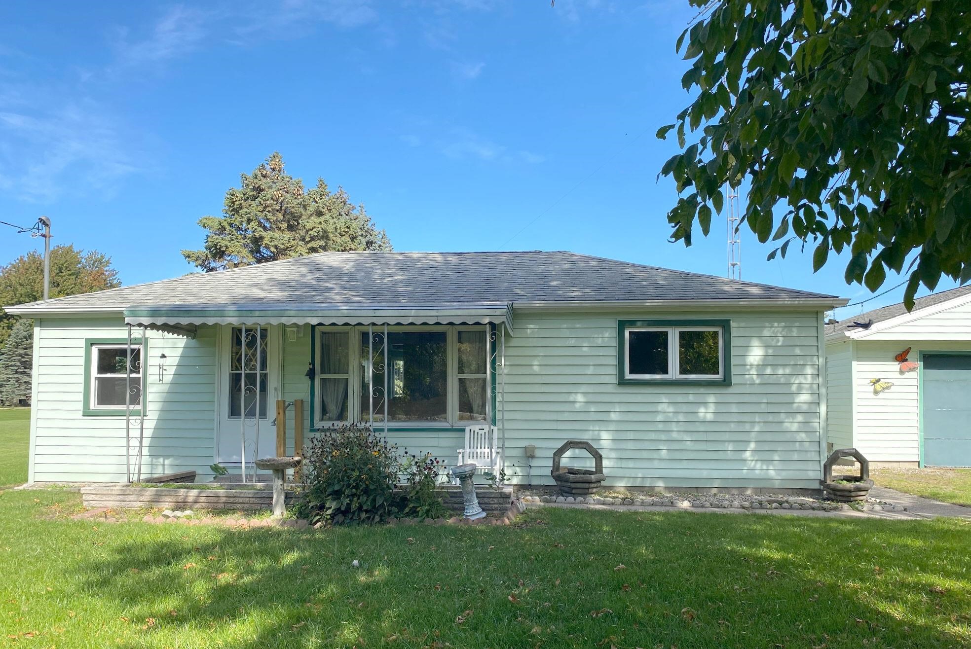 2535 East River Road Kawkawlin, MI 48631 - Photo 1 of 18