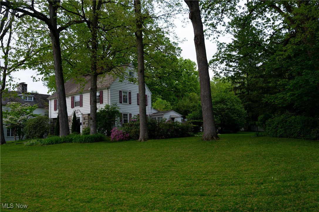 4141 Windsor Road Youngstown, OH 44512 - Photo 2 of 41 Street view and side yard.