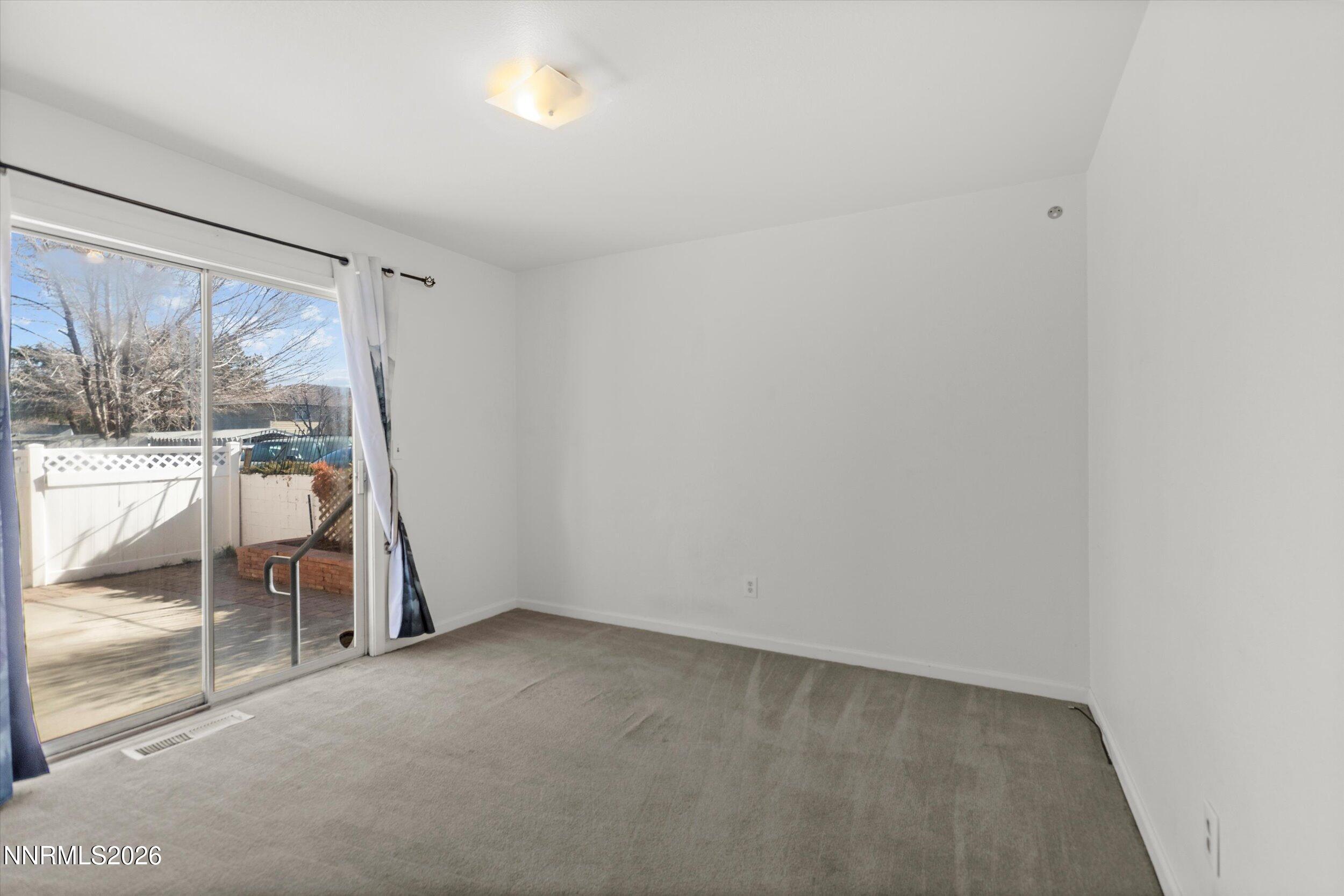 2575 Garfield Drive Sparks, NV 89431 - Photo 16 of 25 13-0Y7A0157