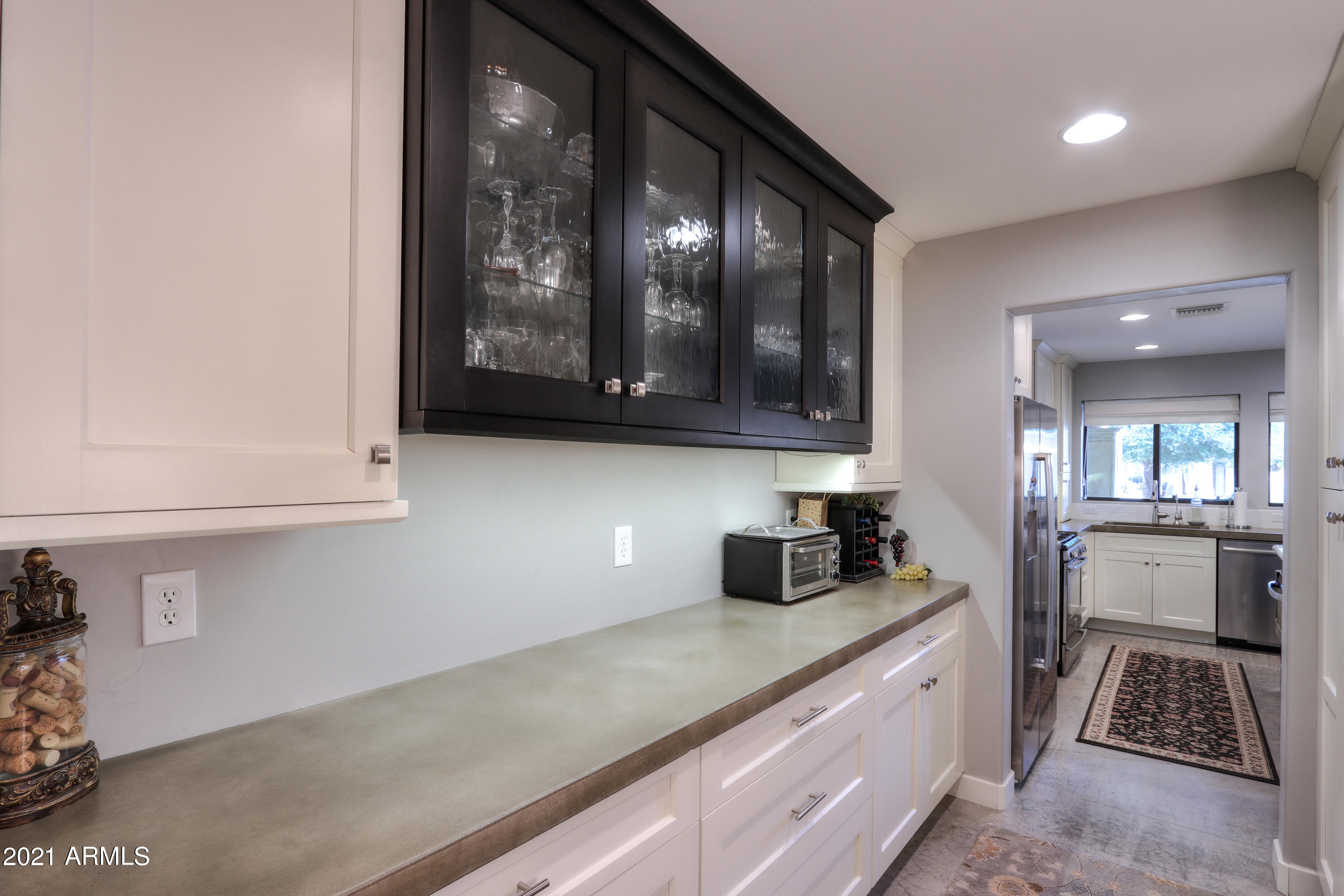 943 East Kortsen Road, Unit 10 Casa Grande, AZ 85122 - Photo 23 of 50 Butler's pantry