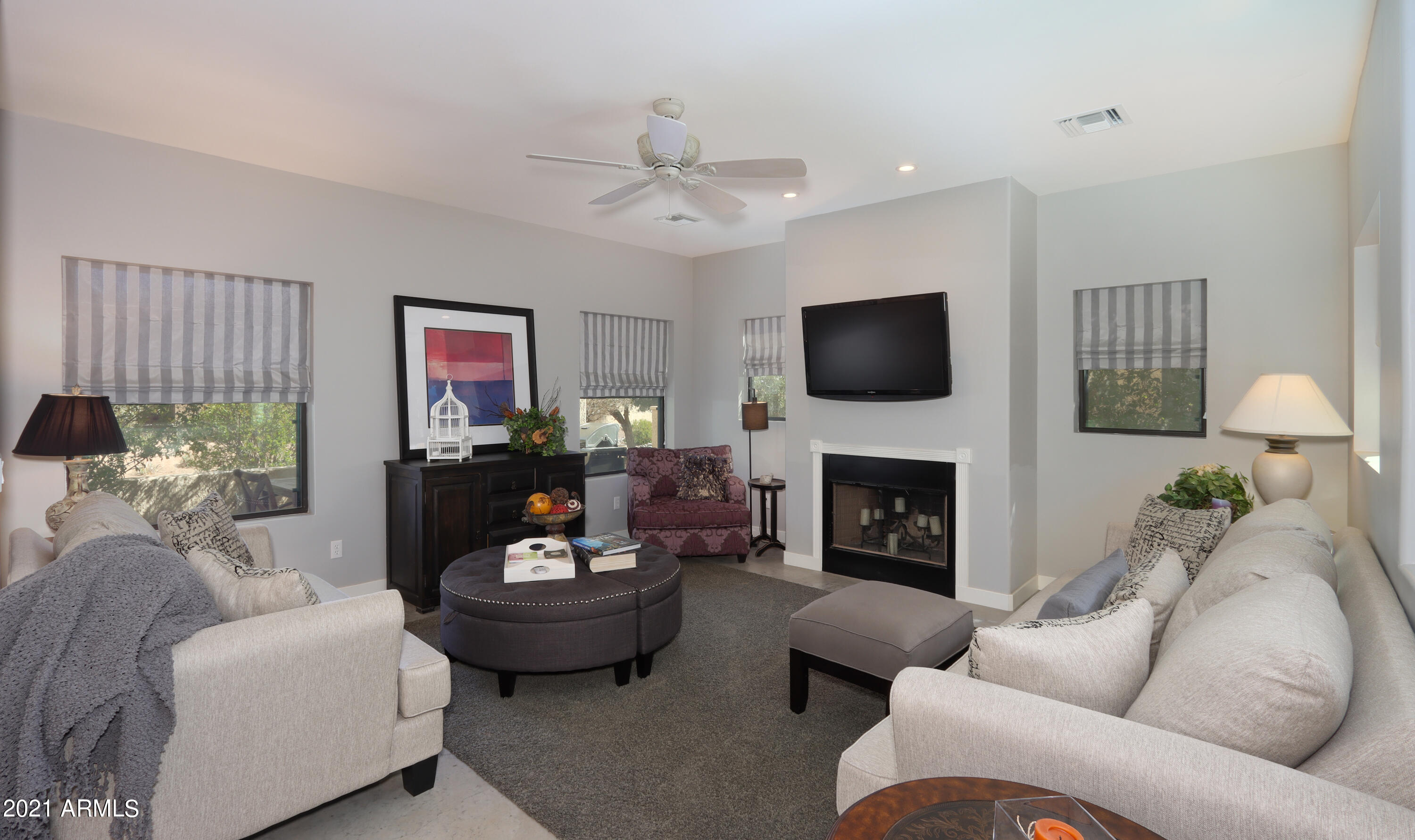 943 East Kortsen Road, Unit 10 Casa Grande, AZ 85122 - Photo 3 of 50 Living room