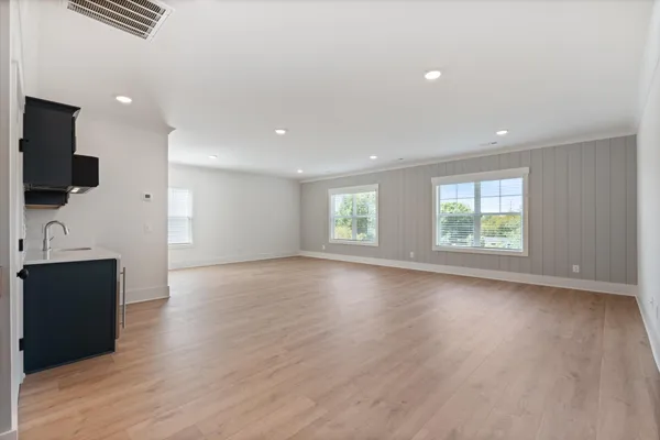 $3,975 | 329 Old Shackle Island Road, Hendersonville, TN 37075