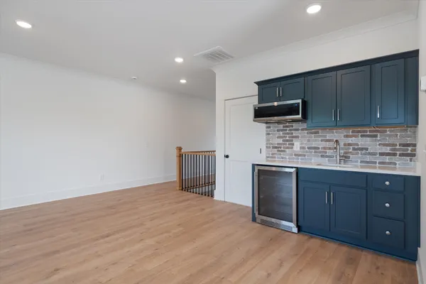 $3,975 | 329 Old Shackle Island Road, Hendersonville, TN 37075