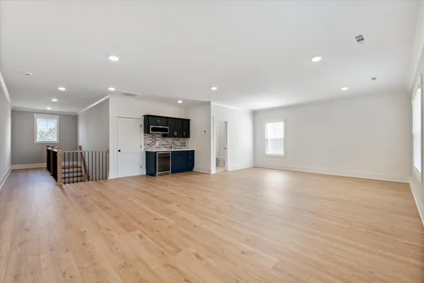 $3,975 | 329 Old Shackle Island Road, Hendersonville, TN 37075