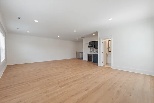 $3,975 | 329 Old Shackle Island Road, Hendersonville, TN 37075