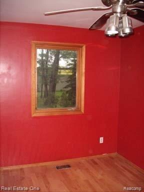 3431 Rush Lake Road Pinckney, MI 48169 - Photo 12 of 20 lower bed
