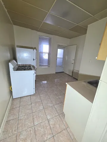 $1,300 | 6529 South Kimbark Avenue, Unit 3R, Chicago, IL 60637