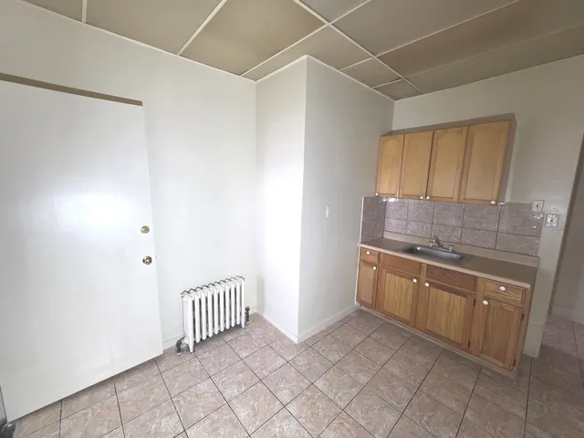 $1,300 | 6529 South Kimbark Avenue, Unit 3R, Chicago, IL 60637