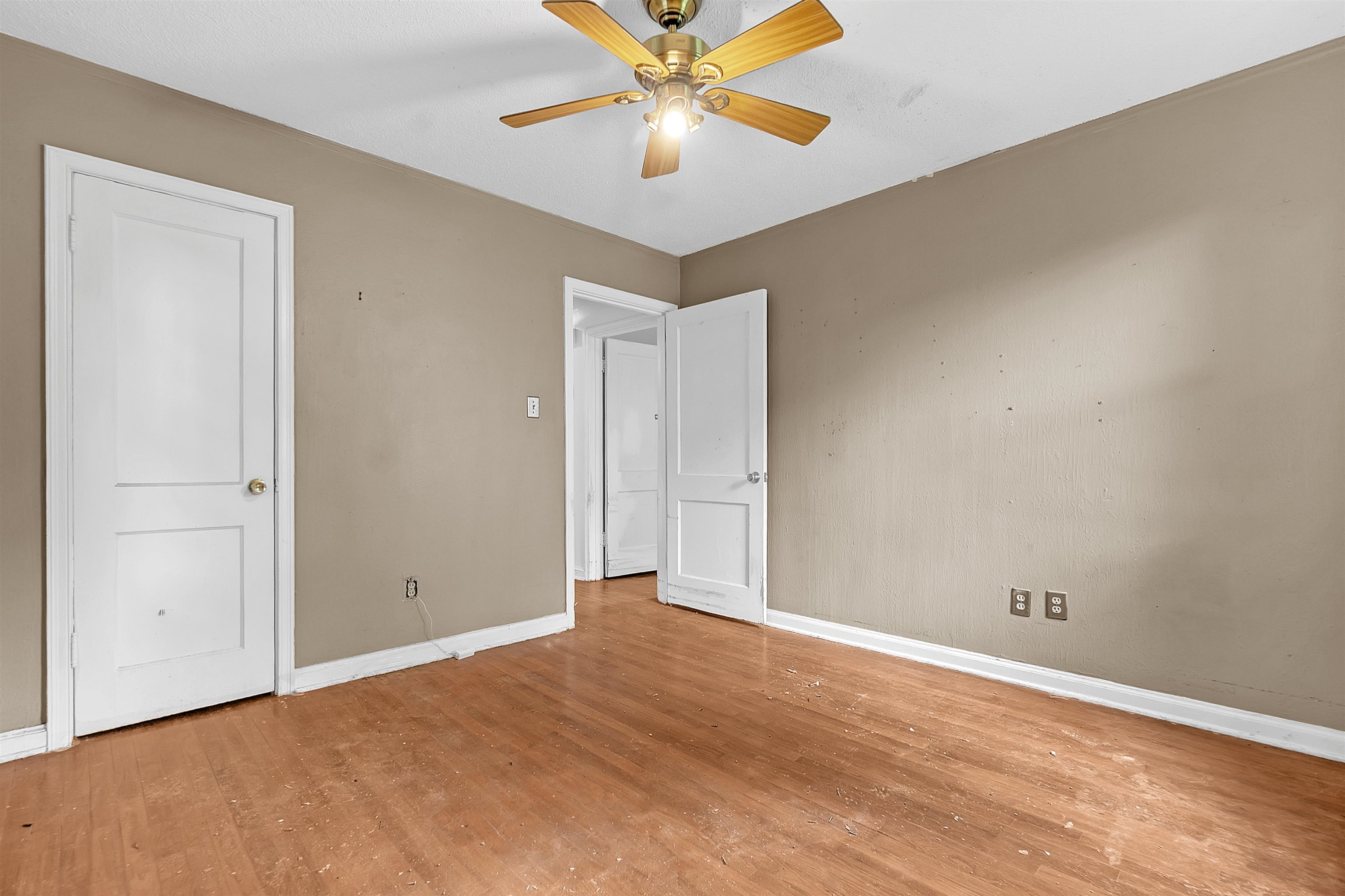 1013 Waring Road Memphis, TN 38122 - Photo 7 of 11 a view of an empty room