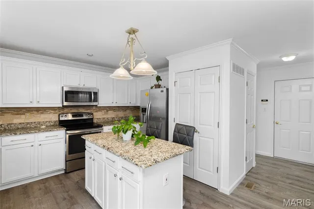 $399,900 | 627 West Falls Court, O'Fallon, MO 63368