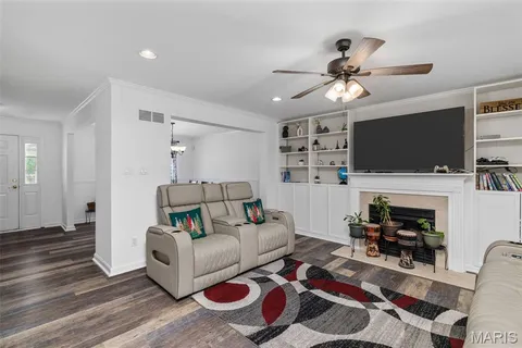 $399,900 | 627 West Falls Court, O'Fallon, MO 63368