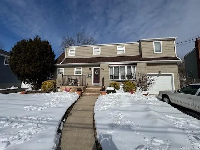 $749,000 | 344 Rose Street, Massapequa Park, NY 11762