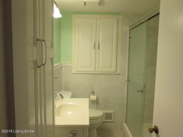 802 Ahland Road Louisville, KY 40207 - Photo 17 of 39 IMG_3378