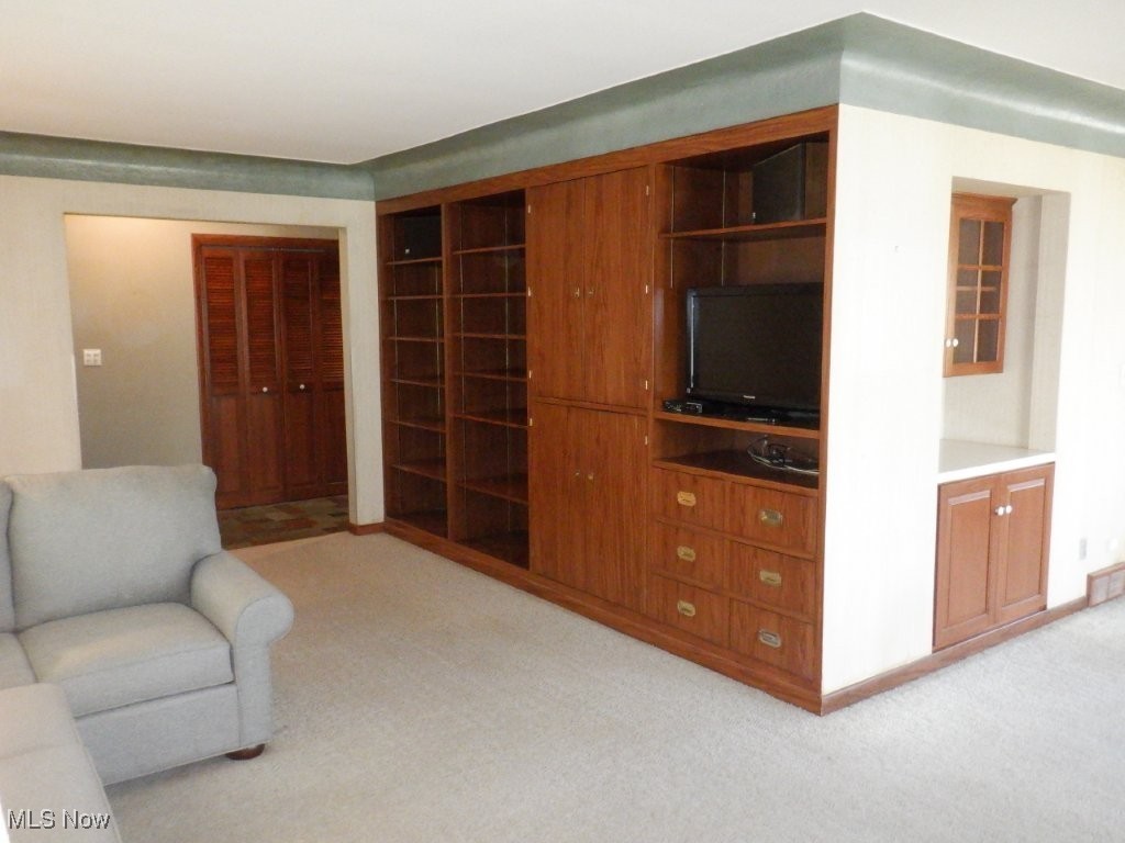 1203 Old Rockside Road Cleveland, OH 44134 - Photo 14 of 50
