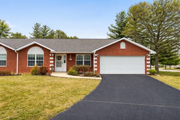 $195,000 | 2286 Windish Drive, Unit 11, Galesburg, IL 61401