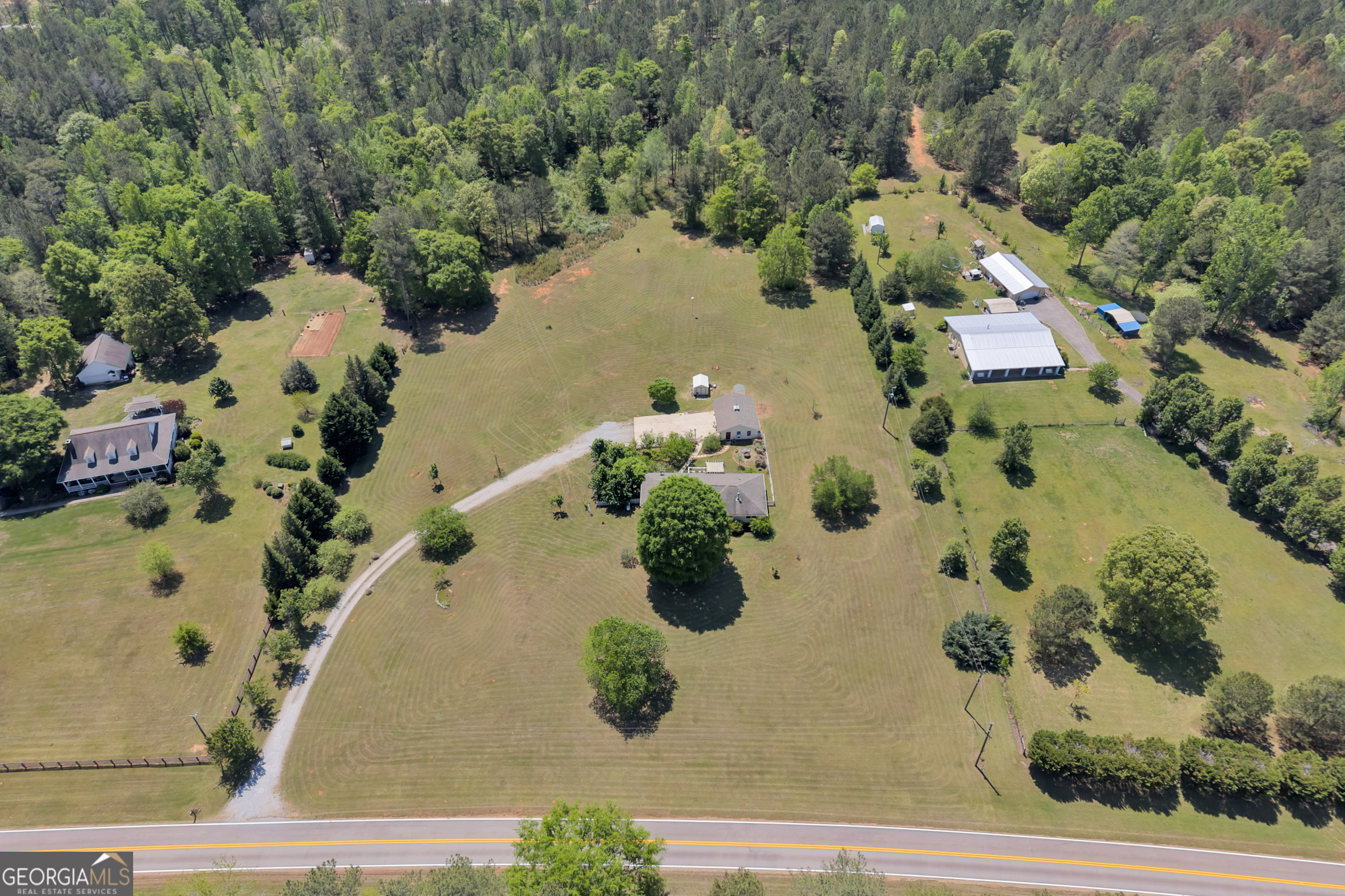 1700 Aqua Road Madison, GA 30650 - Photo 3 of 51