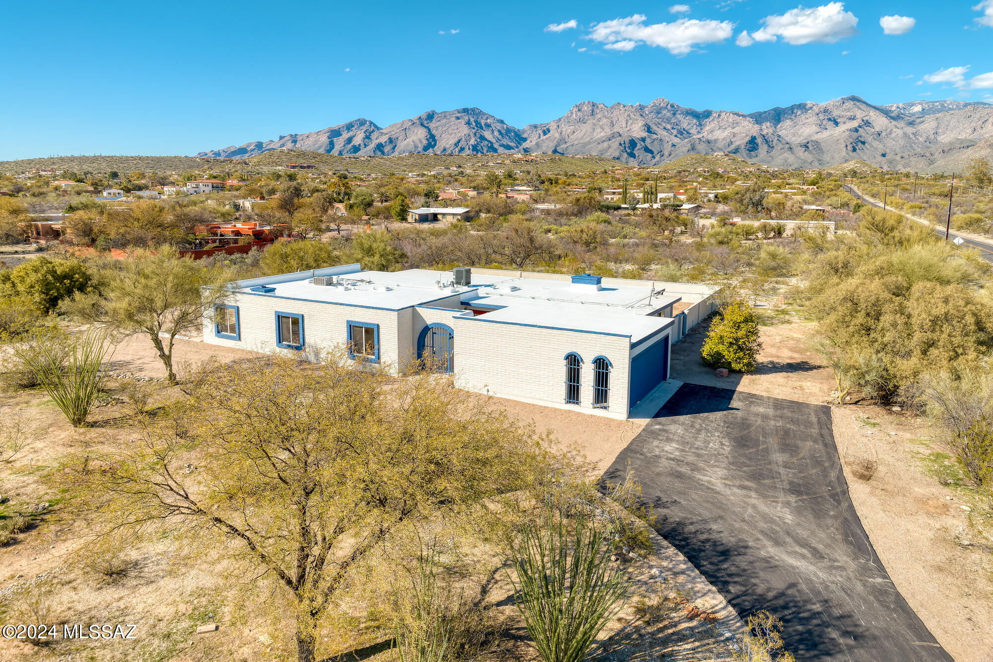 8281 East Cloud Road Tucson, AZ 85750 - Photo 3 of 50 Gallery Image 3