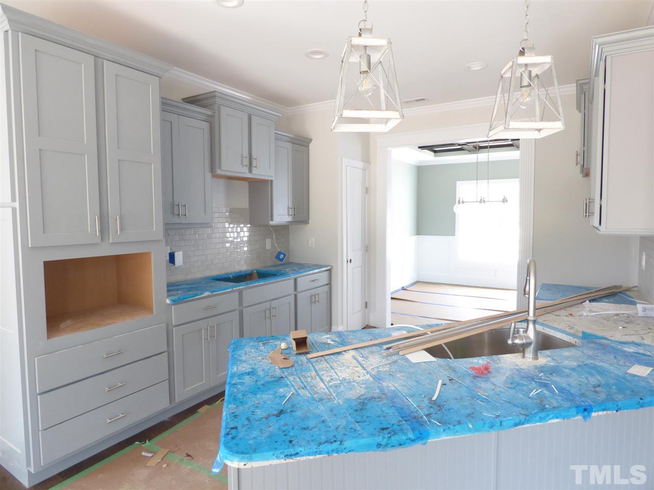 68 Jeans Way Benson, NC 27504 - Photo 5 of 28