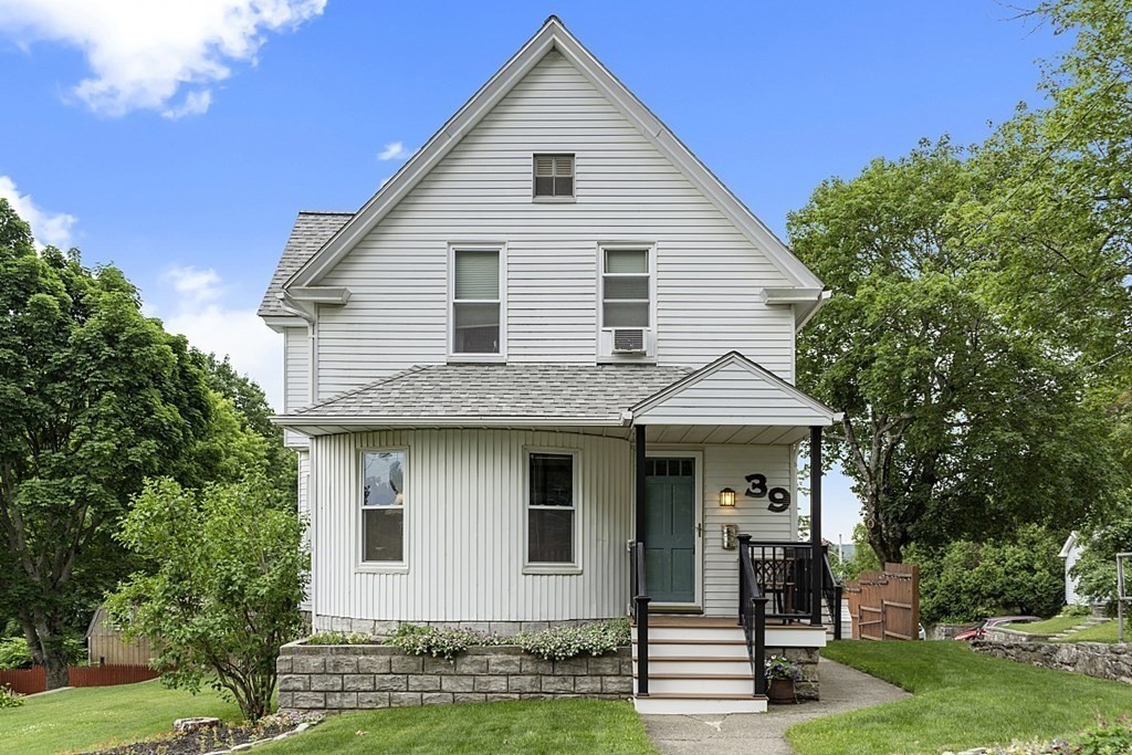 39 Forsberg Street Worcester, MA 01607 - Photo 1 of 34 Gallery Image 1