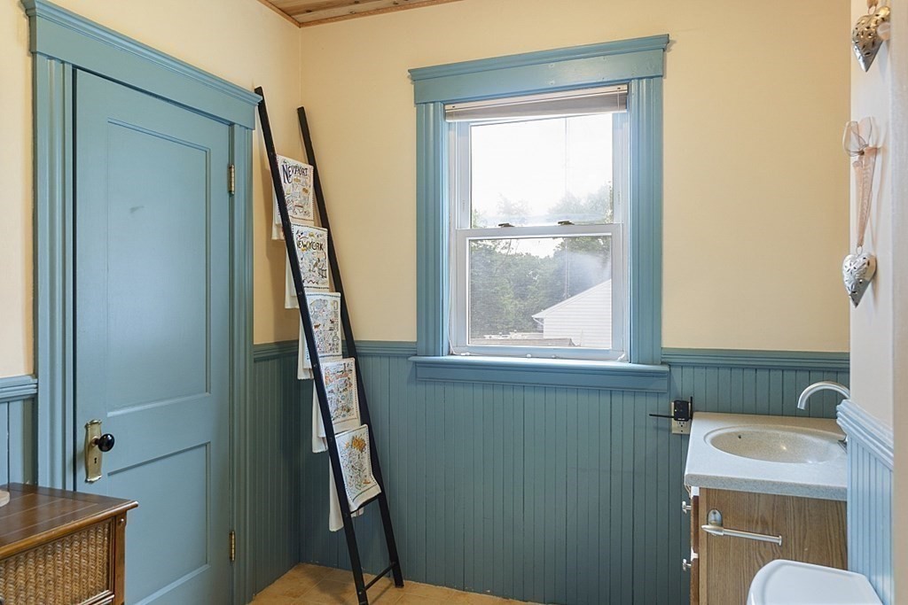 39 Forsberg Street Worcester, MA 01607 - Photo 15 of 34 Gallery Image 15