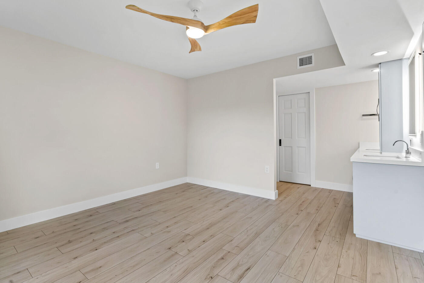 6085 Balboa Circle, Unit 204 Boca Raton, FL 33433 - Photo 14 of 30 Primary Suite