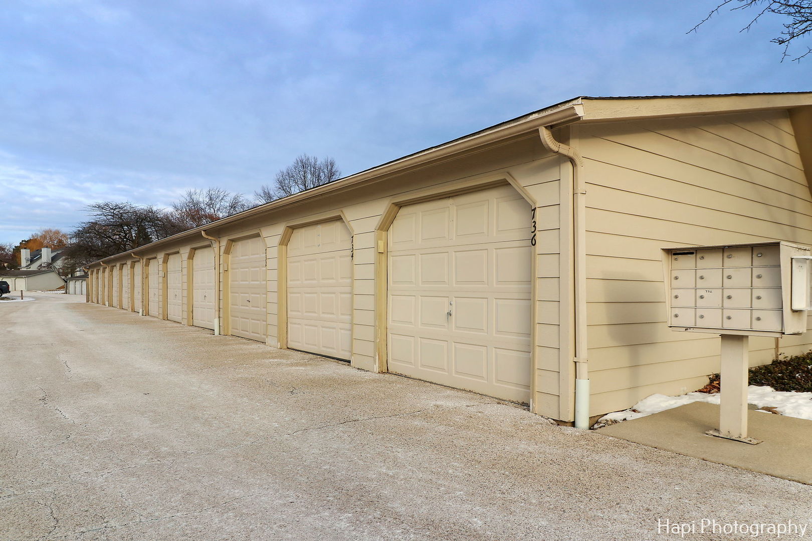 734 Chandler Road Gurnee, IL 60031 - Photo 24 of 26 a view of a garage