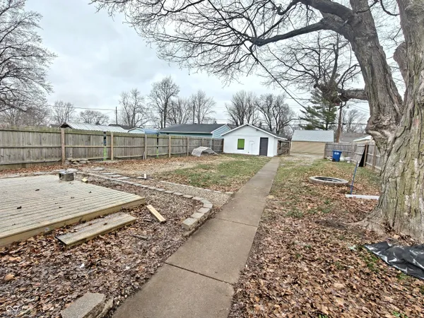 $1,650 | 734 Main Street, Shelbyville, IN 46176