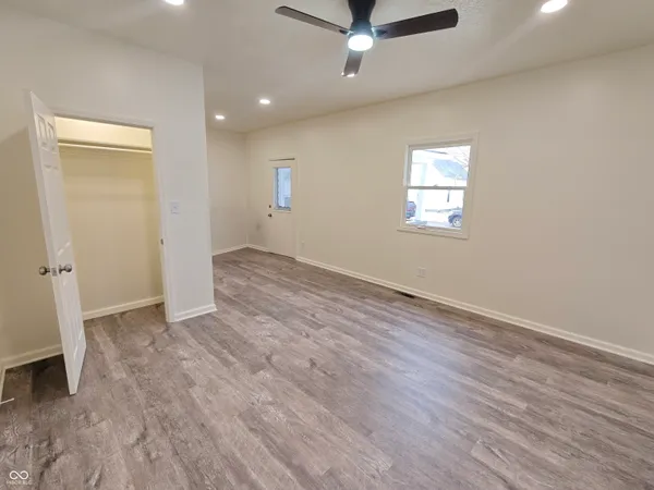 $1,650 | 734 Main Street, Shelbyville, IN 46176