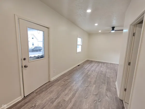 $1,650 | 734 Main Street, Shelbyville, IN 46176