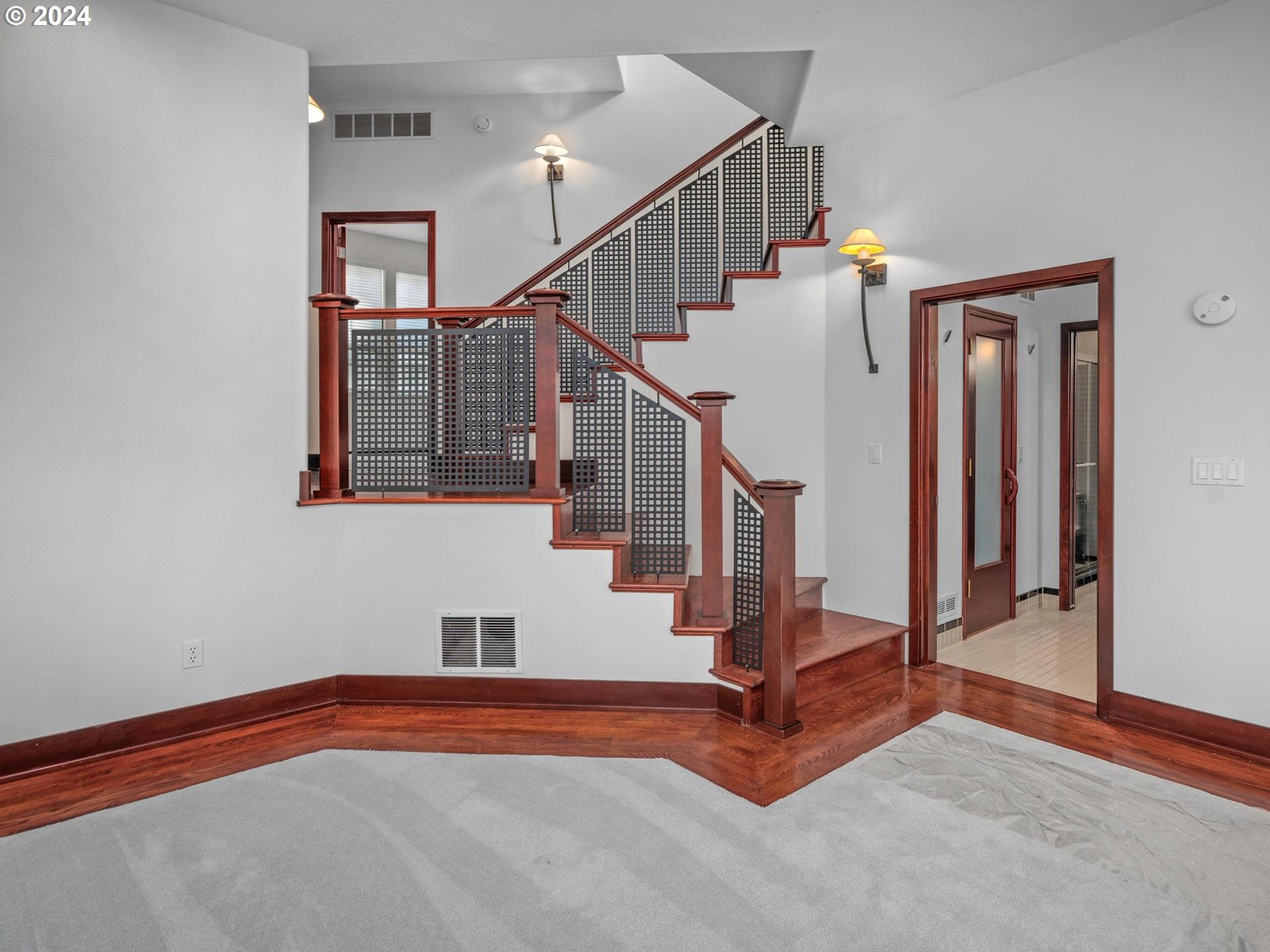 6254 Southwest Burlingame Avenue, Unit A Portland, OR 97239 - Photo 22 of 44 a view of entryway